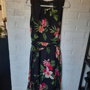 Jessica Howard Black & Floral Tie-Waist Dress